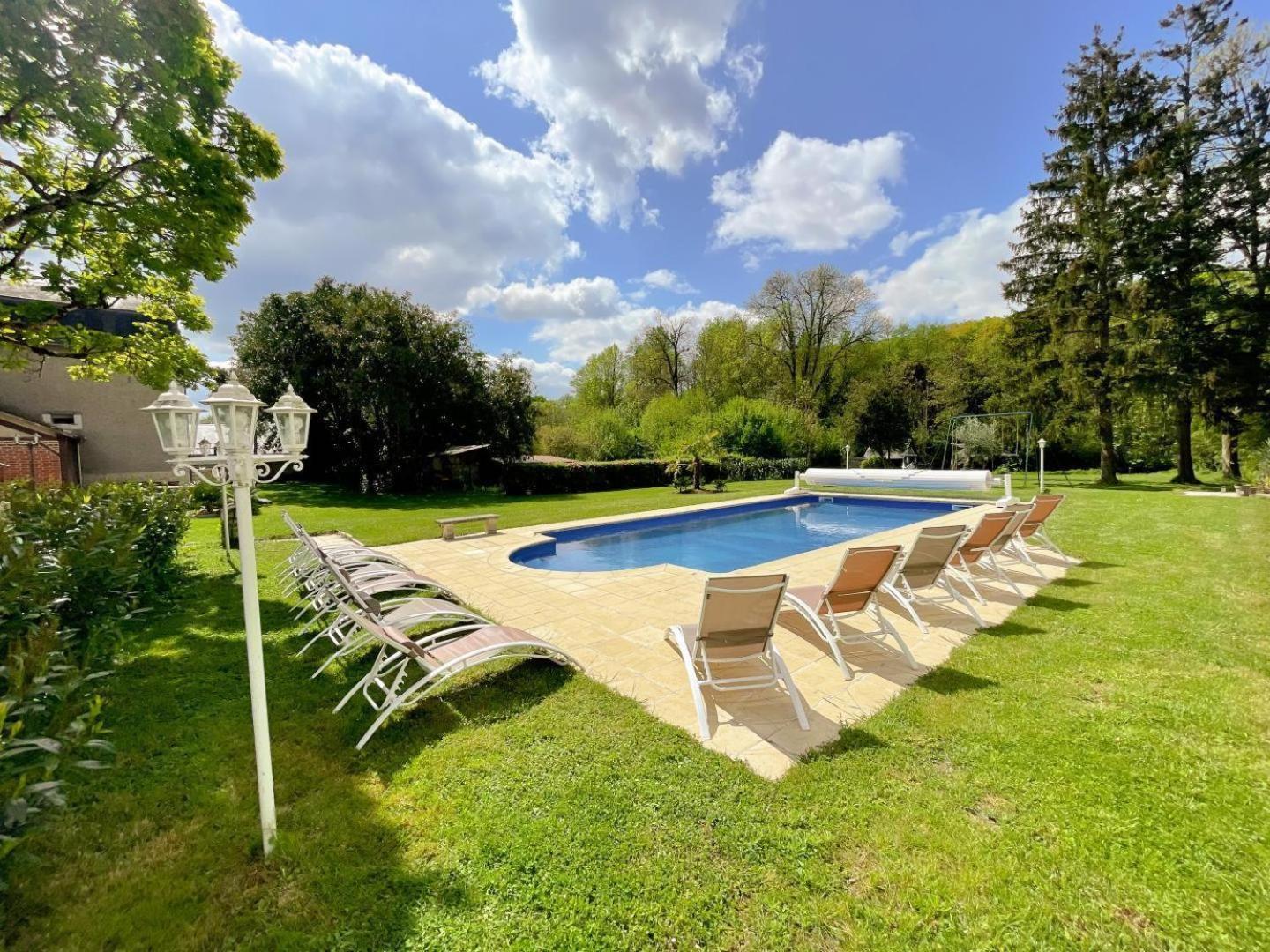 Le Domaine Du Cerf - Gites, Nature Et Spa Saint-Ouen-les-Vignes Esterno foto