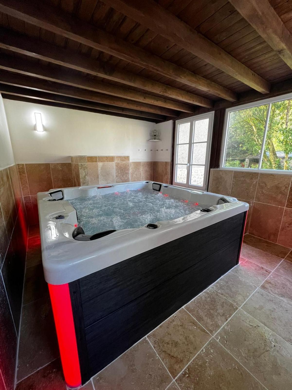 Le Domaine Du Cerf - Gites, Nature Et Spa Saint-Ouen-les-Vignes Esterno foto